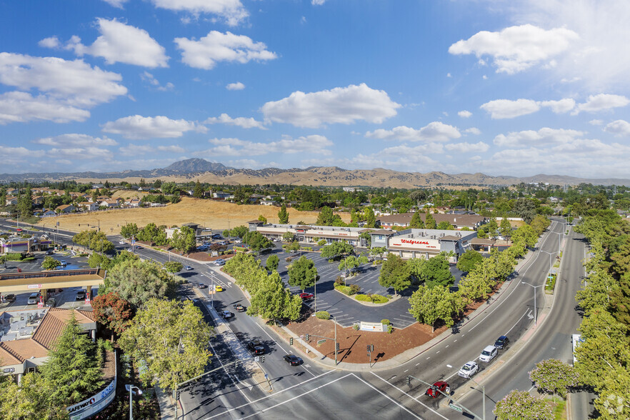 3440-3448 Deer Valley Rd, Antioch, CA for lease - Building Photo - Image 1 of 42