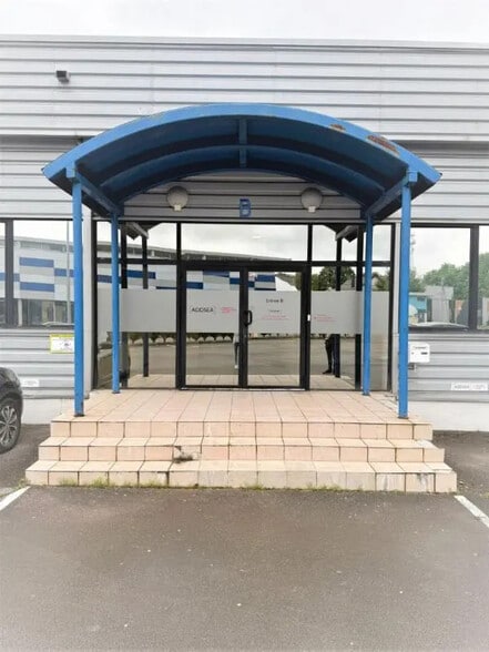 Flex in Besançon for lease - Building Photo - Image 1 of 14