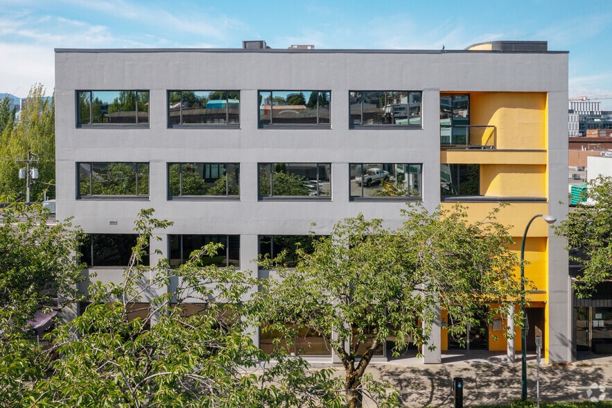 27 E 7th Ave, Vancouver, BC for sale - Primary Photo - Image 1 of 1