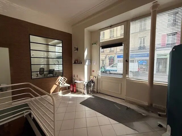 Office in Paris for sale - Interior Photo - Image 2 of 10