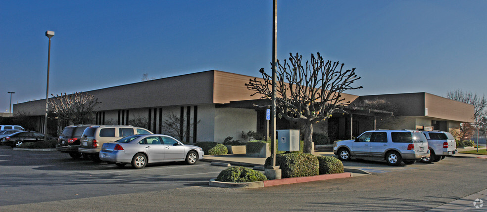 3330-3346 W Mineral King Ave, Visalia, CA for lease - Building Photo - Image 3 of 5