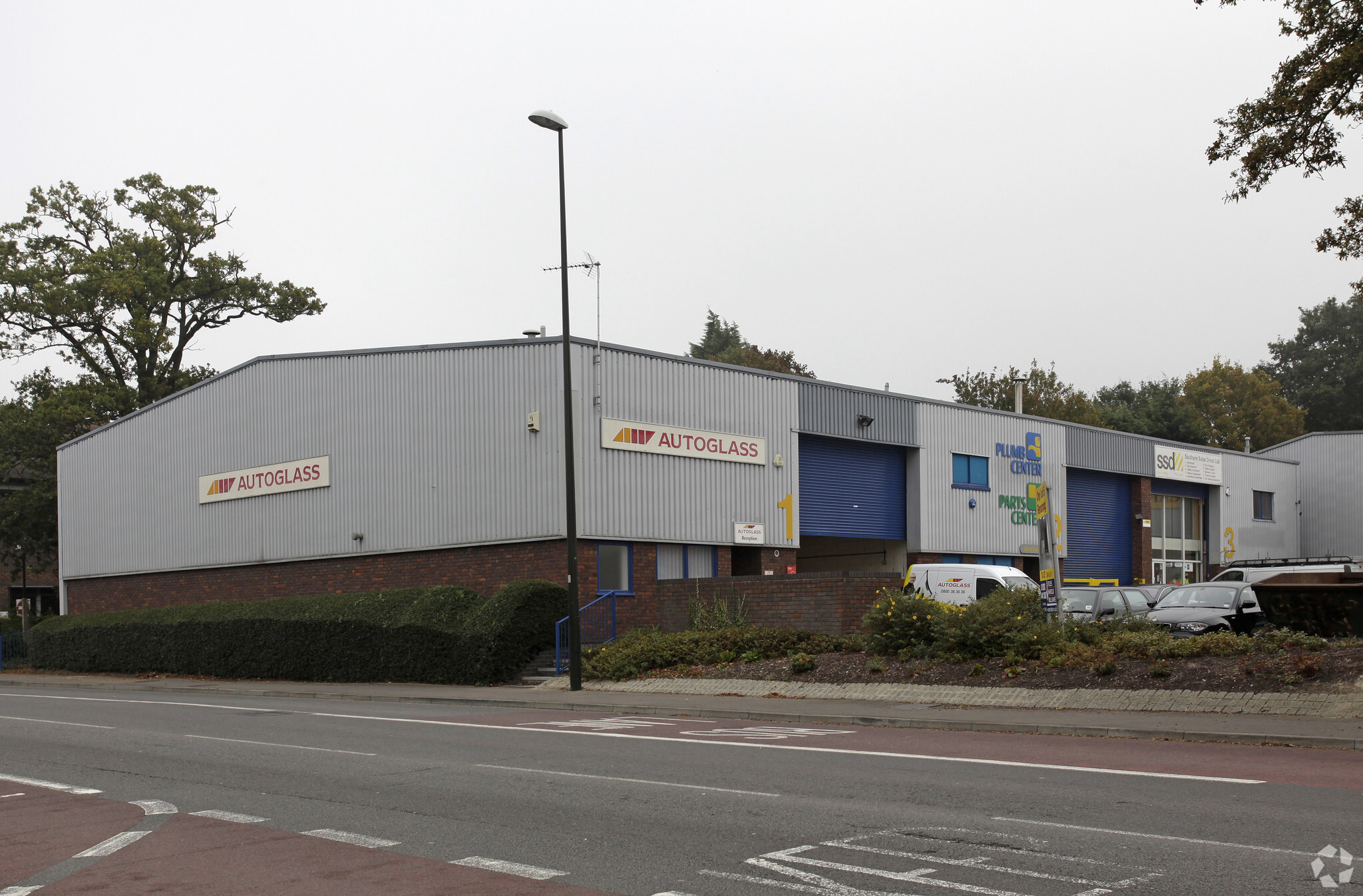 1 Gatwick Rd, Crawley for lease Primary Photo- Image 1 of 3