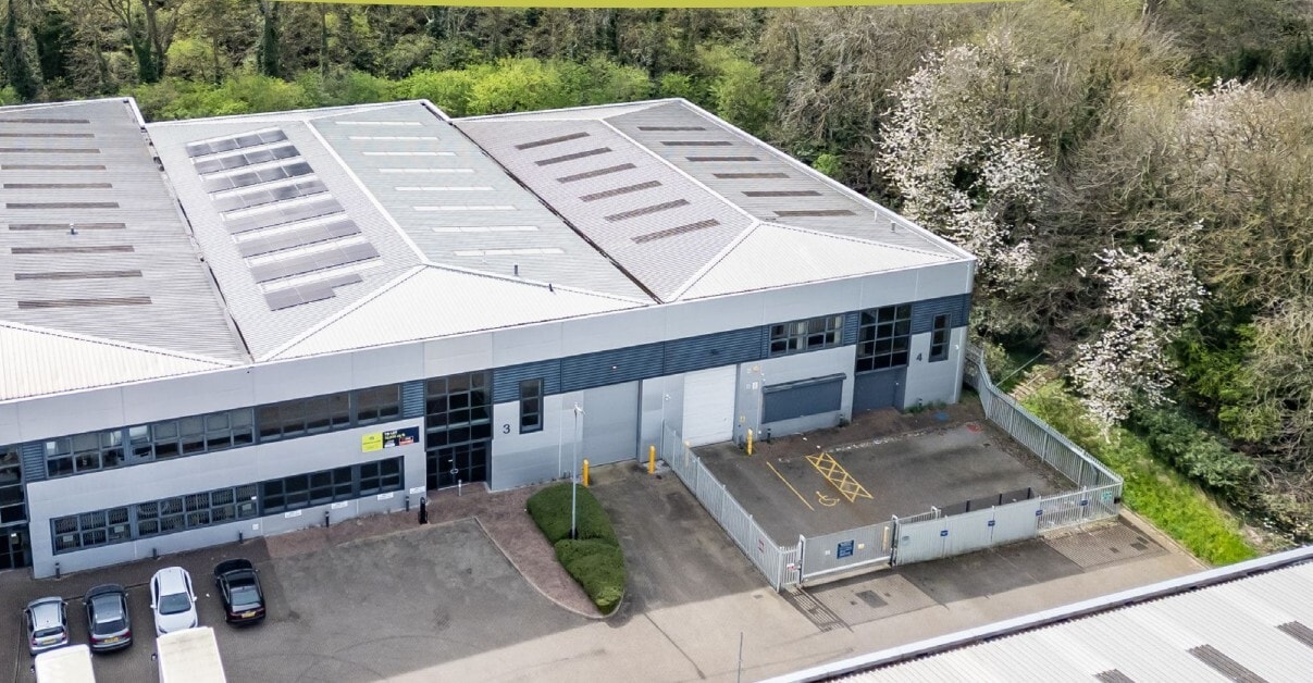 Porz Av, Dunstable for lease Building Photo- Image 1 of 6