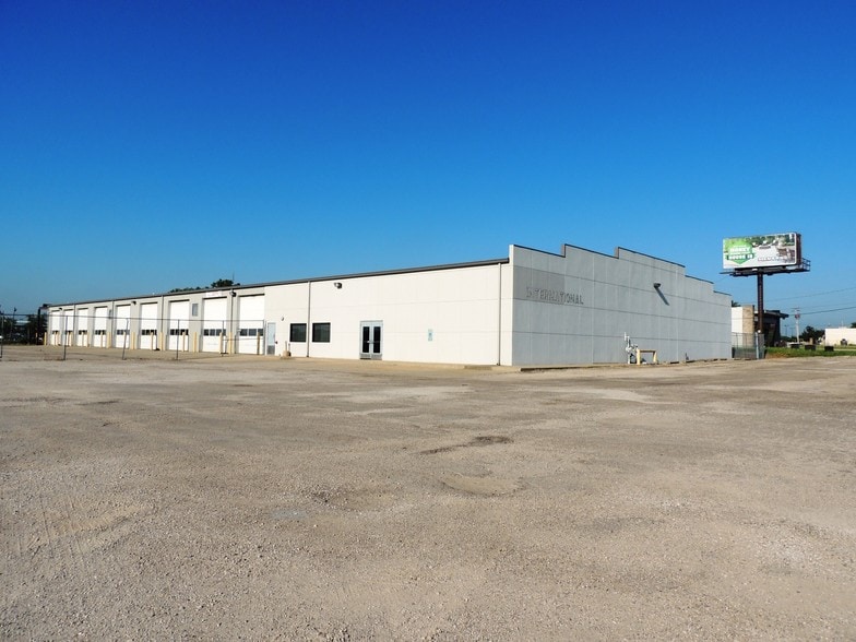1605 E Pershing Rd, Decatur, IL for sale - Primary Photo - Image 1 of 1