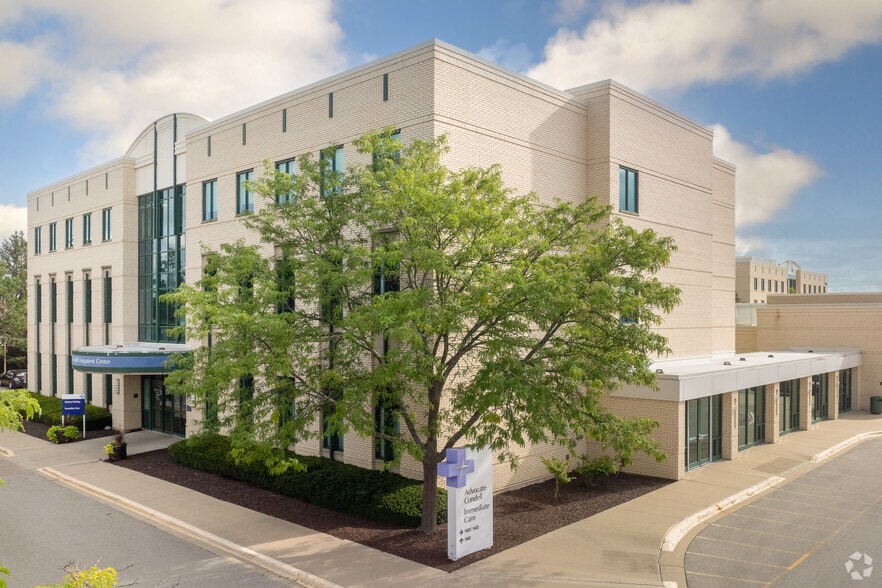 1445 N Hunt Club Rd, Gurnee, IL for lease - Building Photo - Image 2 of 6