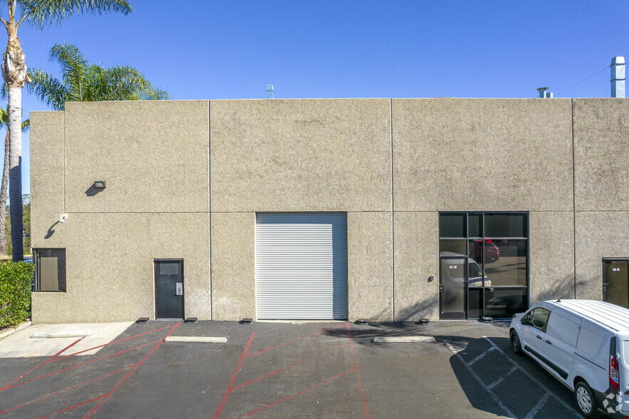 6330 Nancy Ridge Dr, San Diego, CA for lease - Building Photo - Image 3 of 8