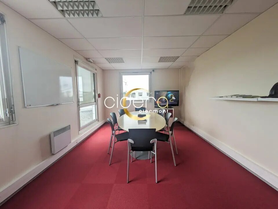Office in Clermont-Ferrand for lease Interior Photo- Image 1 of 6