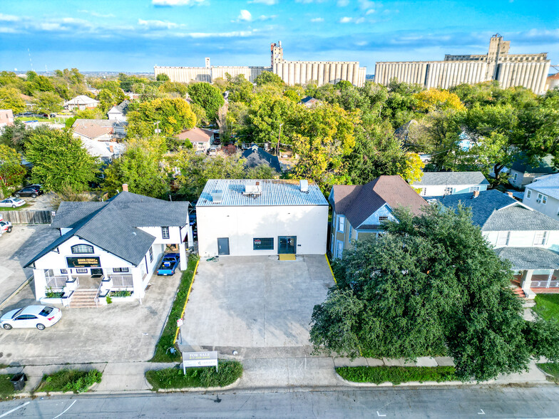 1919 Hemphill St, Fort Worth, TX for sale - Building Photo - Image 1 of 1