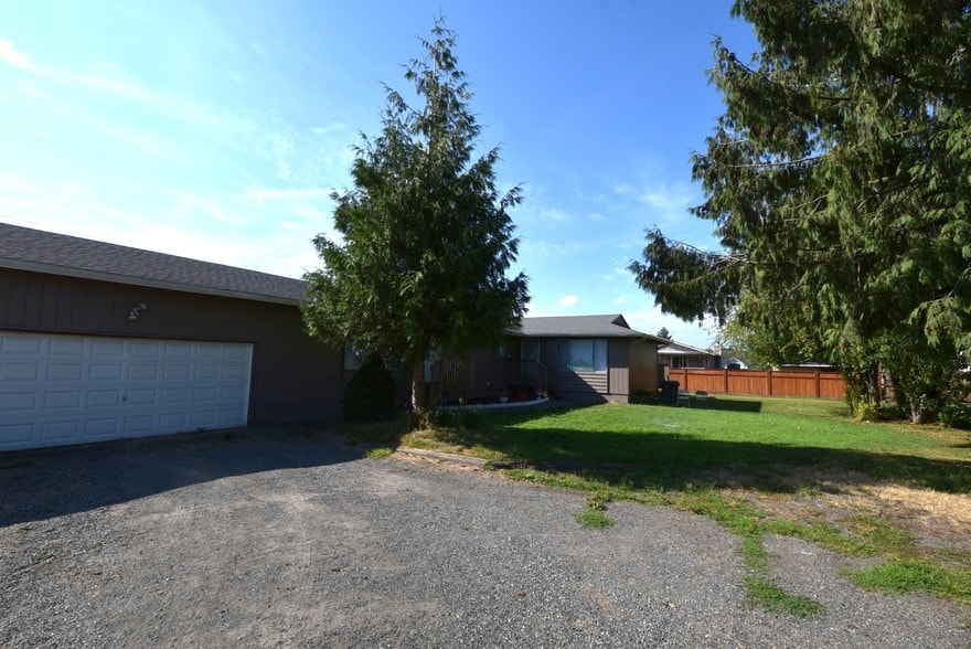 510 Front St, Sumas, WA 98295
