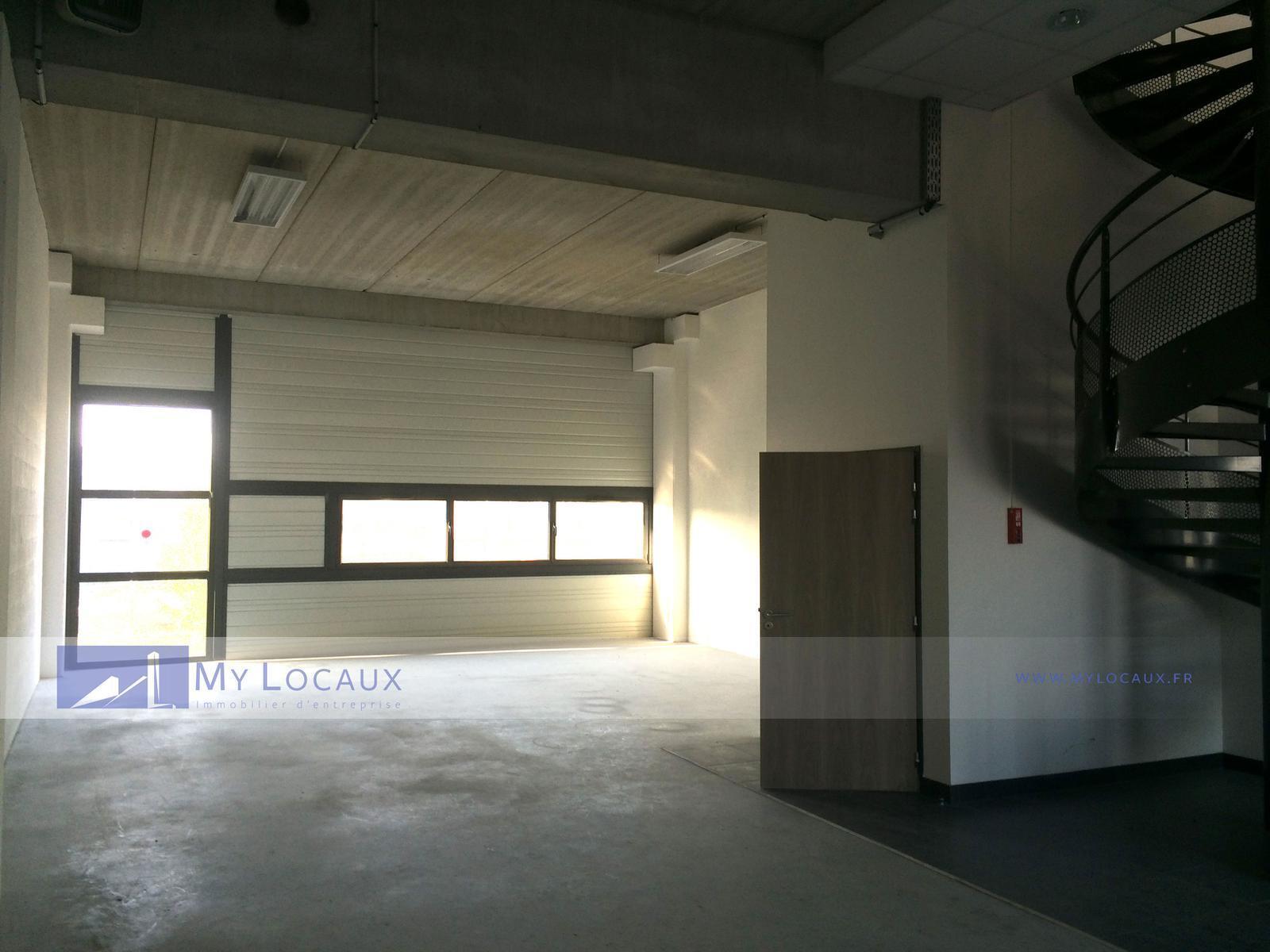 Flex in Saint-Denis for lease Interior Photo- Image 1 of 7