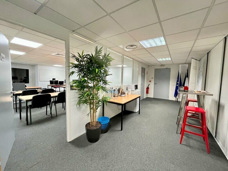 Office in Nice for lease - Interior Photo - Image 1 of 10