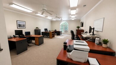 4 N Berlin Pike, Lovettsville, VA for lease Interior Photo- Image 2 of 9