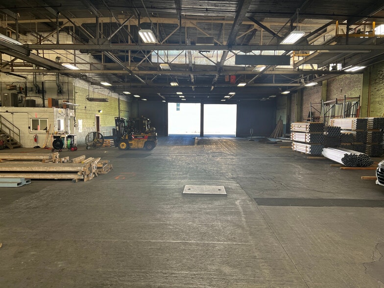 1000 Gregg St, Carnegie, PA for lease - Building Photo - Image 2 of 8