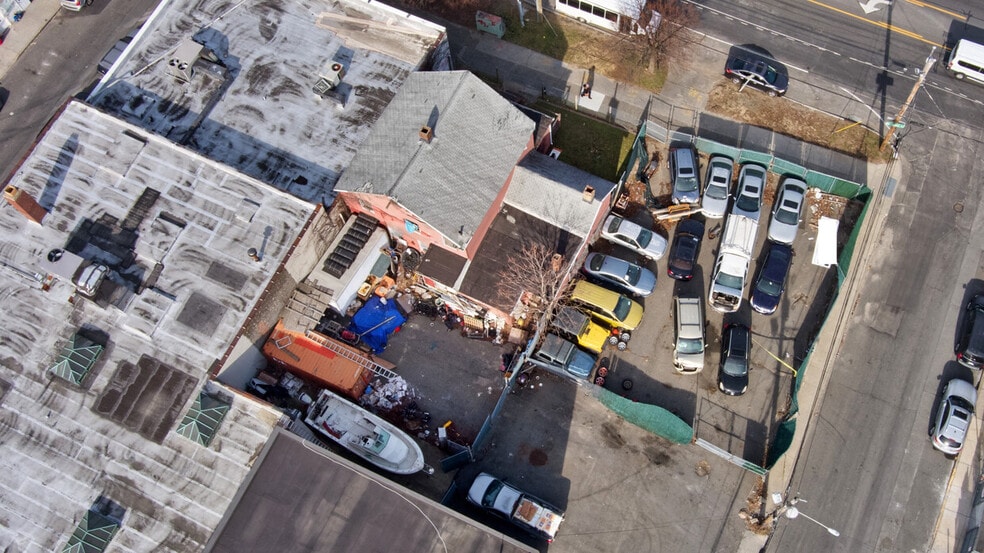 351 Hempstead Tpke, Elmont, NY for sale - Building Photo - Image 2 of 16