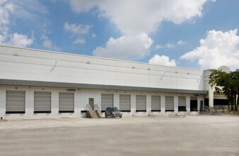 3801-3899 SW 30th Ave, Fort Lauderdale, FL for lease Building Photo- Image 2 of 4