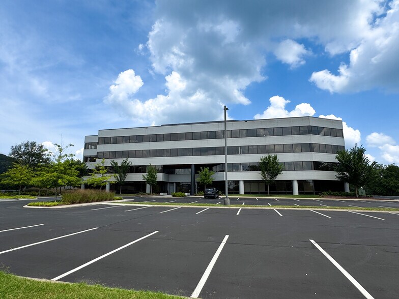 109 Westpark Dr, Brentwood, TN for lease - Building Photo - Image 1 of 9