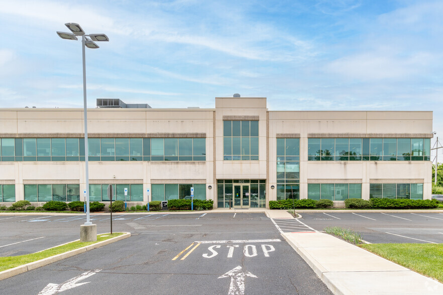 801 Princeton South Corporate Ctr, Ewing, NJ for lease - Building Photo - Image 3 of 7