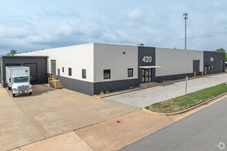 416 NE 48th St, Oklahoma City, OK for lease Building Photo- Image 2 of 3