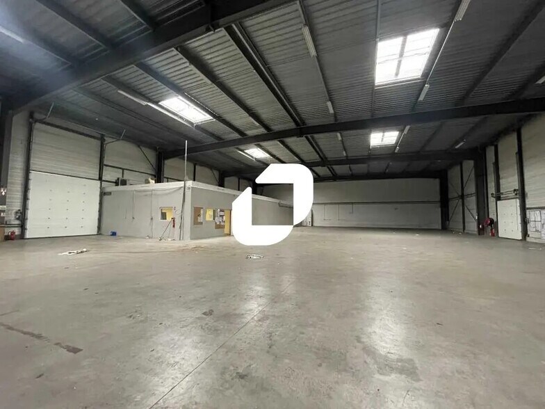 Office in Blanquefort for lease - Building Photo - Image 1 of 7