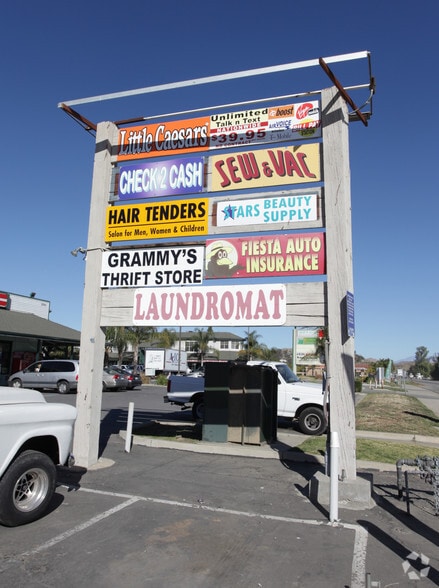 31705-31731 Riverside Dr, Lake Elsinore, CA for lease - Building Photo - Image 3 of 8