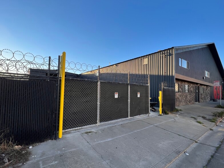 691 S 31st St, Richmond, CA for lease - Building Photo - Image 1 of 11