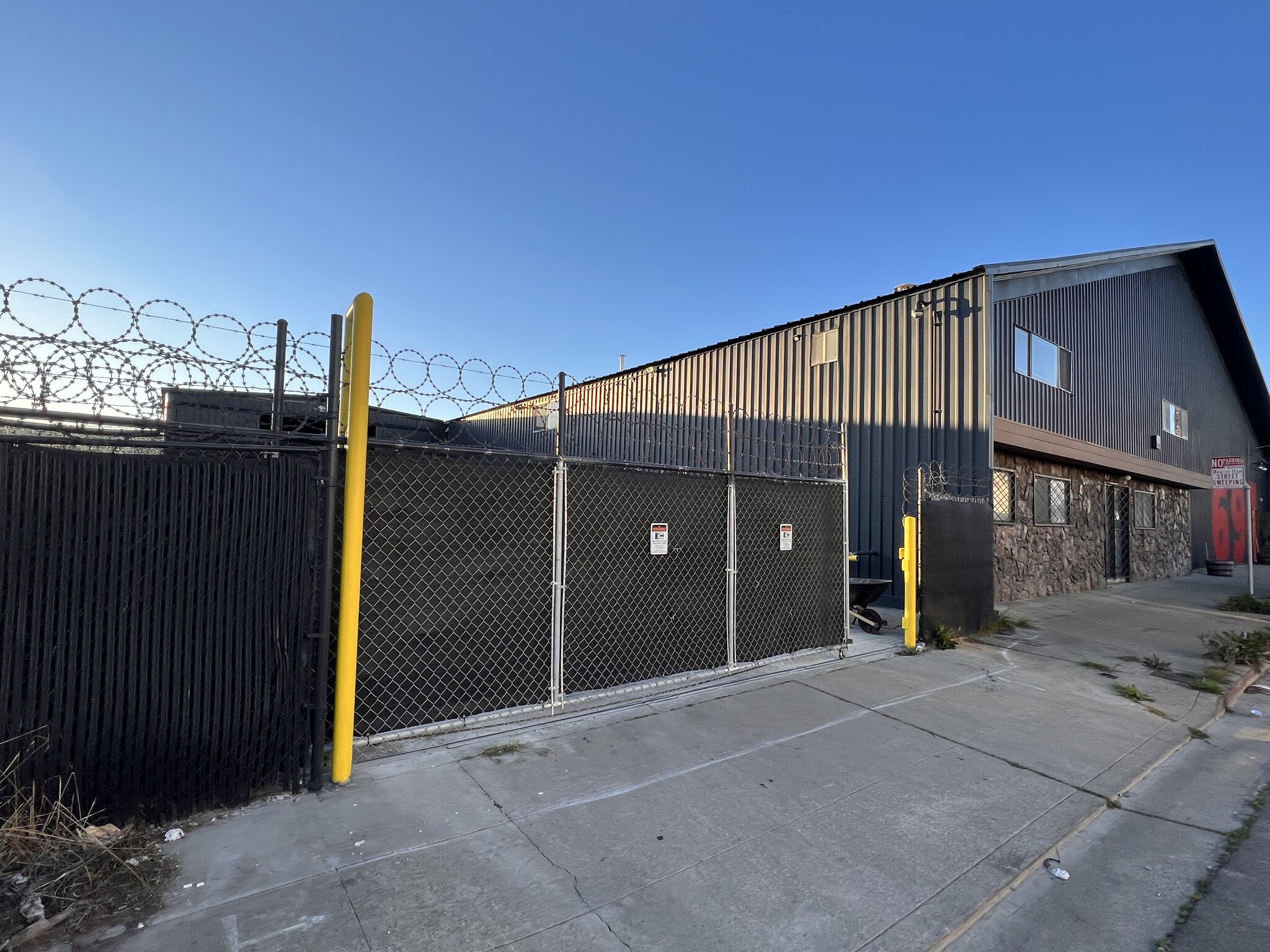 691 S 31st St, Richmond, CA for lease Building Photo- Image 1 of 12