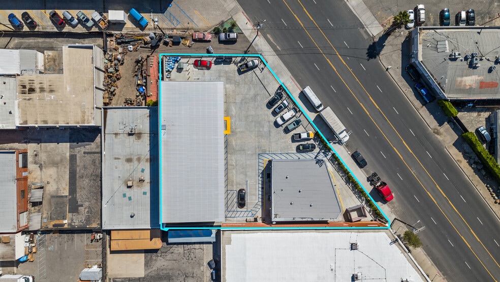 8070 Webb Ave, North Hollywood, CA for sale - Building Photo - Image 3 of 15