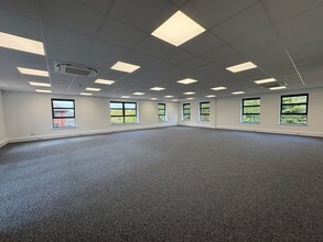 Ruddington Ln, Nottingham for lease Interior Photo- Image 1 of 2