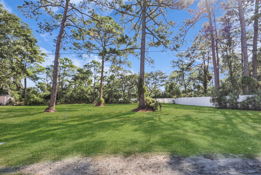 108 Lewis Ave, Tybee Island, GA for sale - Building Photo - Image 2 of 37