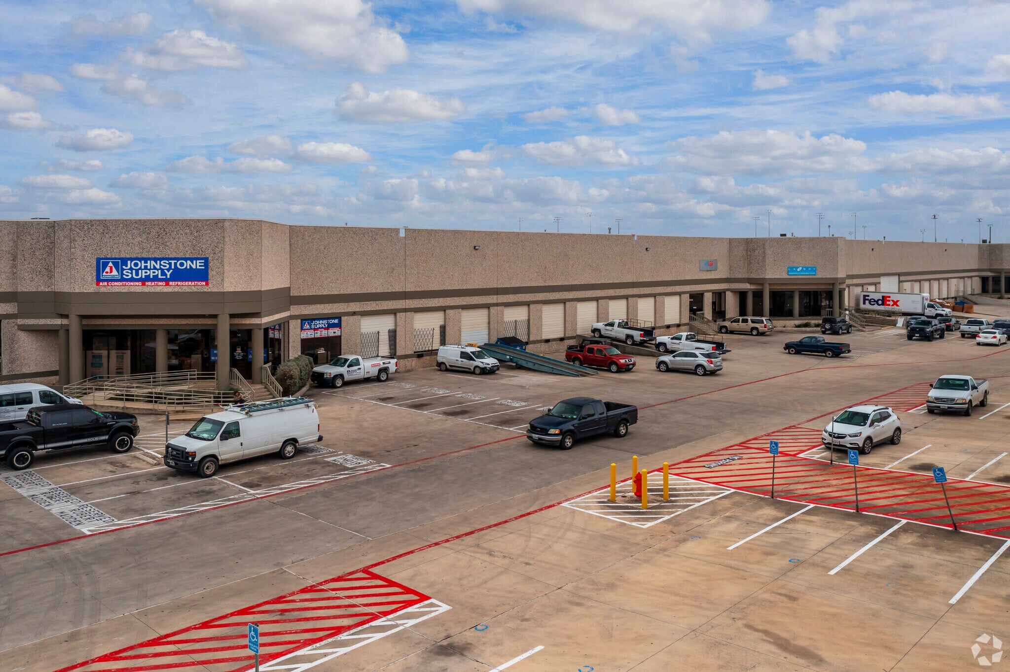 6900 Alamo Downs Pky, San Antonio, TX for sale Primary Photo- Image 1 of 1
