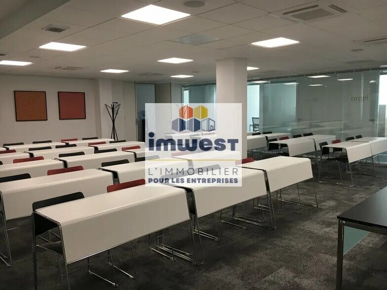 Office in Rennes for sale - Building Photo - Image 3 of 12