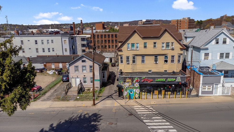 9 Units w/9% CAP: Close to Downtown portfolio of 2 properties for sale on LoopNet.com - Building Photo - Image 1 of 16