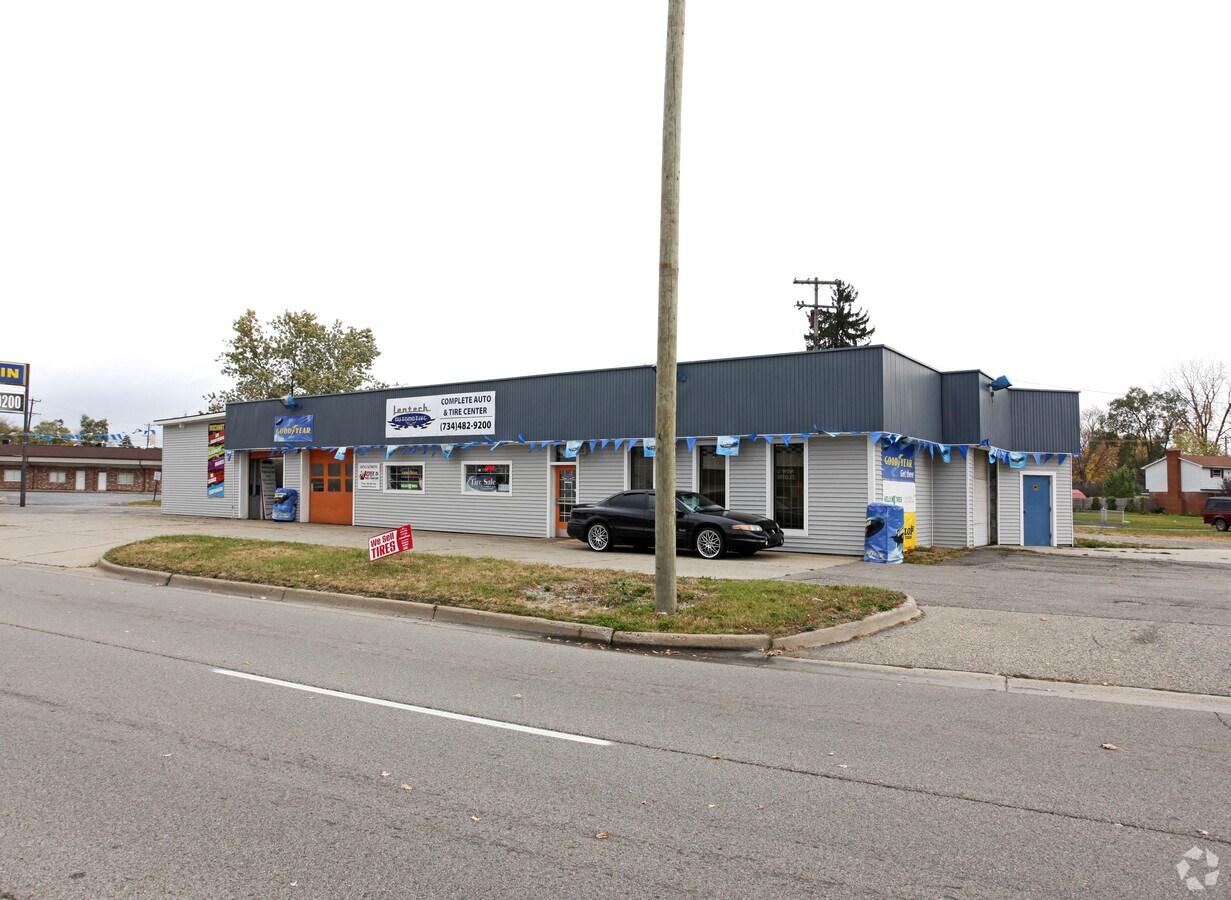 835 Ecorse Rd, Ypsilanti, MI 48198 Property Record