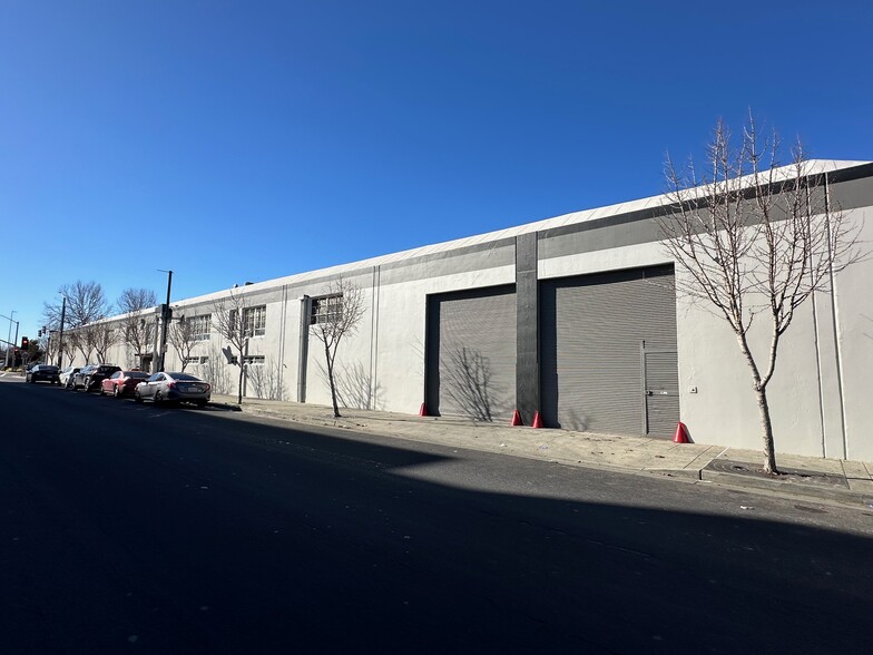 4045 Horton St, Emeryville, CA for lease - Building Photo - Image 2 of 14