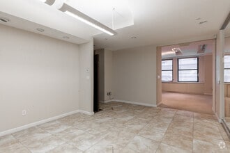 32 W 39th St, New York, NY for lease Interior Photo- Image 1 of 4