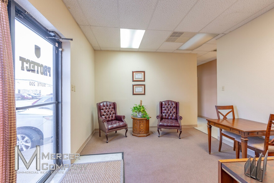 6504 Midway Rd, Haltom City, TX for lease - Building Photo - Image 2 of 8