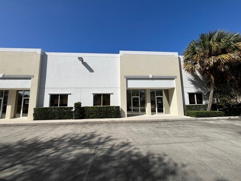 1700 Park Ln S, Jupiter, FL for lease - Building Photo - Image 2 of 27