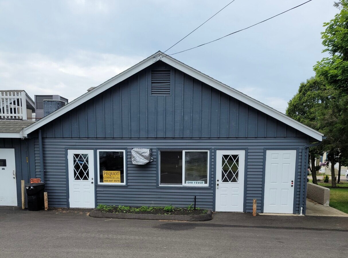 39 Whitehall Ave, Mystic, CT 06355