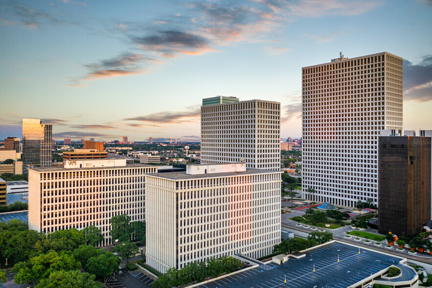 1 Greenway Plz, Houston, TX for lease - Aerial - Image 3 of 8