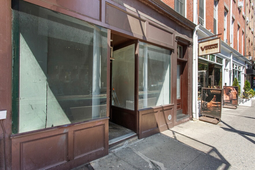 306 Bleecker St, New York, NY for lease - Building Photo - Image 2 of 11
