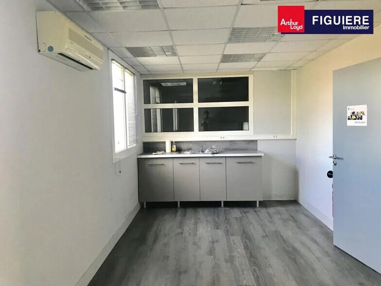 Office in Aix-en-Provence for lease - Building Photo - Image 3 of 10