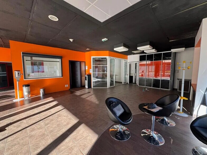 Retail in Castanet-Tolosan for sale - Interior Photo - Image 3 of 13