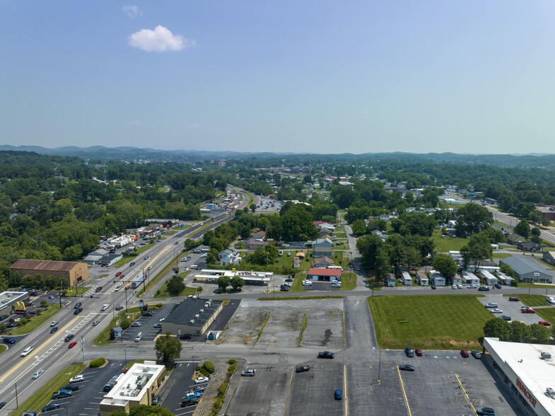 210 Cox St, Bristol, TN for sale - Building Photo - Image 3 of 11