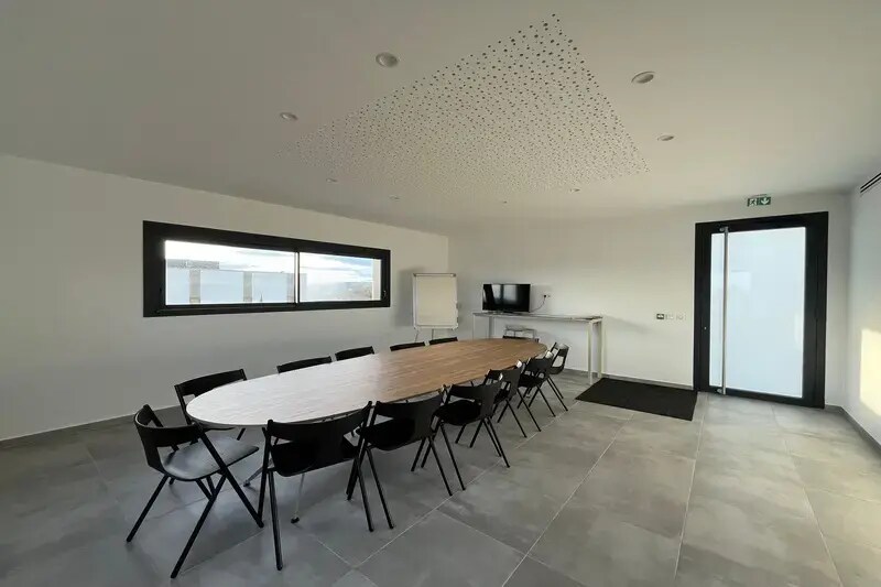 Office in Lavérune for lease Interior Photo- Image 1 of 3
