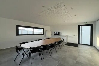 Office in Lavérune for lease Interior Photo- Image 1 of 3