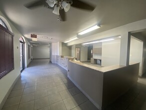 2611 W Northern Ave, Phoenix, AZ for lease Interior Photo- Image 2 of 37