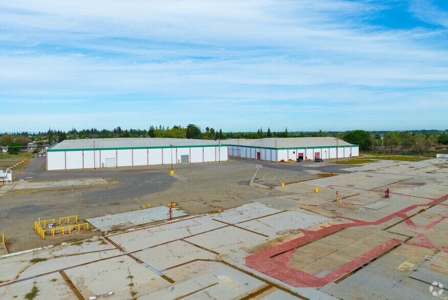 2906 Santa Fe St, Riverbank, CA for sale - Building Photo - Image 2 of 5
