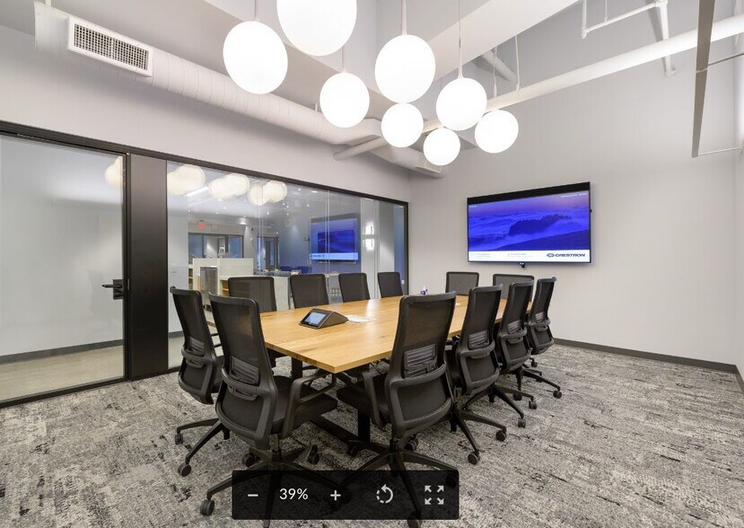 145 W Broadway, Long Beach, Long Beach, CA for lease - Interior Photo - Image 2 of 4