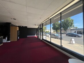 2309-2313 W Victory Blvd, Burbank, CA for sale Building Photo- Image 2 of 16