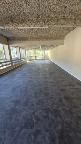 Retail in La Baule-Escoublac for lease - Interior Photo - Image 3 of 9